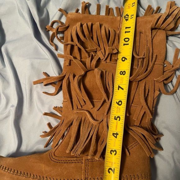 Minnetonka Fringe Boot - Picture 3 of 3